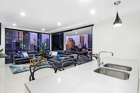 Circle On Cavill, Apartments And Sub Penthouses - We Accommodate - Accommodation Mermaid Beach 37