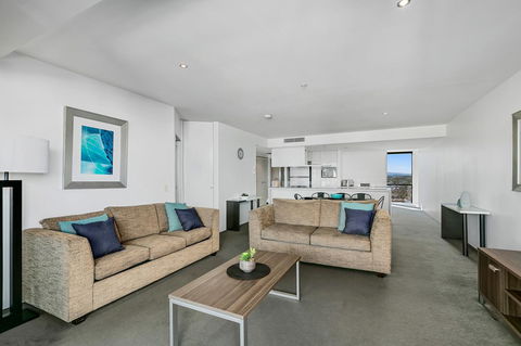 Circle On Cavill, Apartments And Sub Penthouses - We Accommodate - Accommodation Mermaid Beach 29