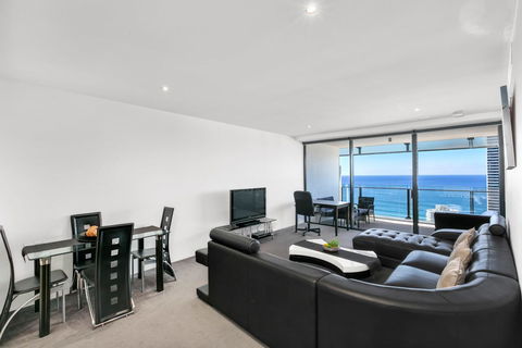 Circle On Cavill, Apartments And Sub Penthouses - We Accommodate - Accommodation Mermaid Beach 24
