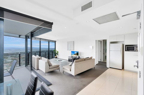 Circle On Cavill, Apartments And Sub Penthouses - We Accommodate - Accommodation Mermaid Beach 14