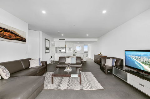 Circle On Cavill, Apartments And Sub Penthouses - We Accommodate - Accommodation Mermaid Beach 23