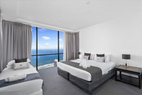 Circle On Cavill, Apartments And Sub Penthouses - We Accommodate - Accommodation Mermaid Beach 16