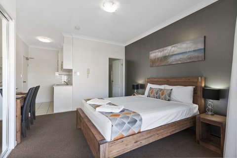 La Vida On Anzac - Accommodation Mermaid Beach 19