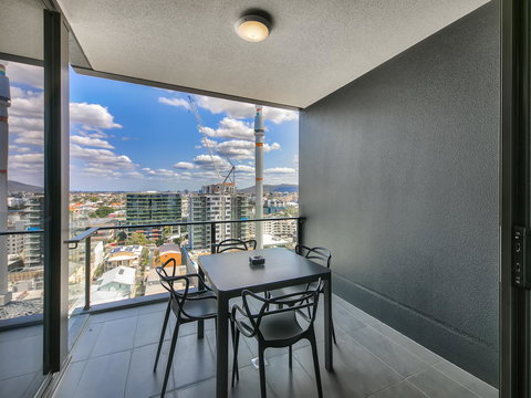Opera Apartments South Brisbane - Accommodation Mermaid Beach 22