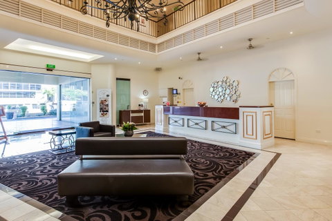 Central Cosmo Apartment Hotel - Accommodation Mermaid Beach 6