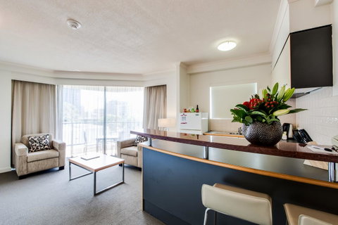 Central Cosmo Apartment Hotel - Accommodation Mermaid Beach 28