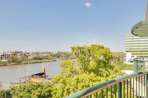 Central Cosmo Apartment Hotel - Accommodation Mermaid Beach 15