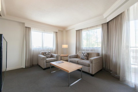 Central Cosmo Apartment Hotel - Accommodation Mermaid Beach 14