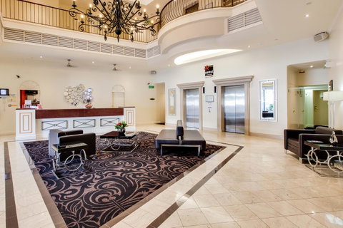 Central Cosmo Apartment Hotel - Accommodation Mermaid Beach 3