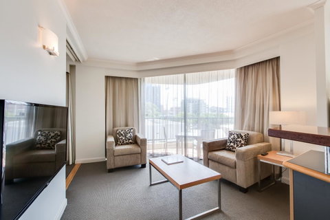 Central Cosmo Apartment Hotel - Accommodation Mermaid Beach 27