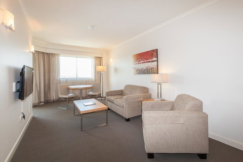 Central Cosmo Apartment Hotel - Accommodation Mermaid Beach 16