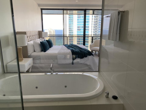 Circle On Cavill 2, 3, 4 & 5 Bedroom SkyHomes & SUB PENTHOUSES By Gold Coast Holidays - Accommodation Mermaid Beach 10