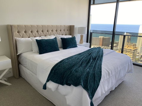 Circle On Cavill 2, 3, 4 & 5 Bedroom SkyHomes & SUB PENTHOUSES By Gold Coast Holidays - Accommodation Mermaid Beach 15