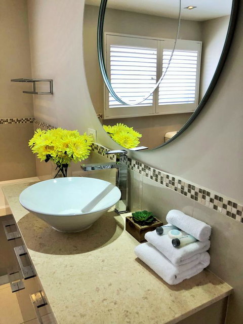 Riverfront Dream - Accommodation Mermaid Beach 26