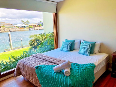 Riverfront Dream - Accommodation Mermaid Beach 32