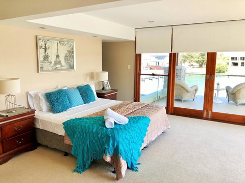 Riverfront Dream - Accommodation Mermaid Beach 17