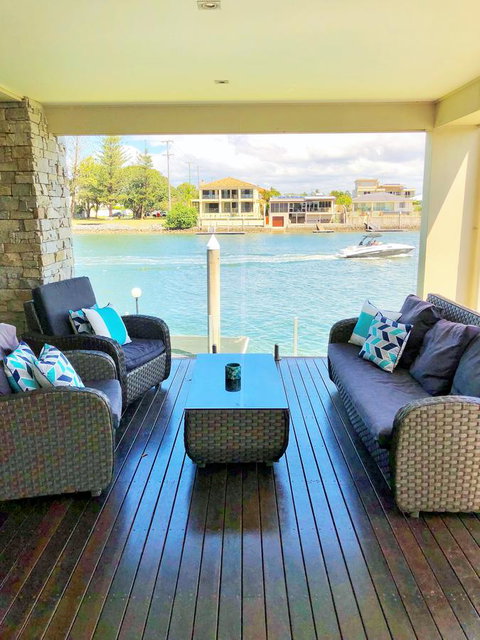 Riverfront Dream - Accommodation Mermaid Beach 9