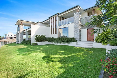 Riverfront Dream - Accommodation Mermaid Beach 23