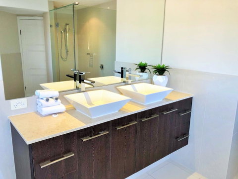 Riverfront Dream - Accommodation Mermaid Beach 29