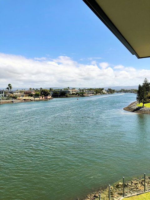 Riverfront Dream - Accommodation Mermaid Beach 1