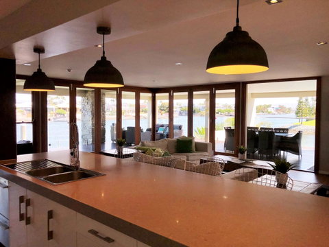 Riverfront Dream - Accommodation Mermaid Beach 36
