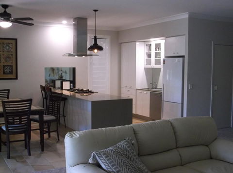 La Casita Banca - Luxury Holiday Home - Accommodation Mermaid Beach 18