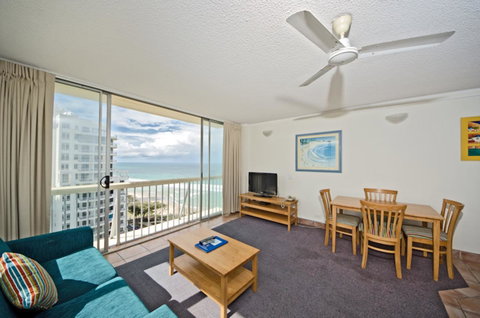 Chateau Beachside Resort - Accommodation Mermaid Beach 12