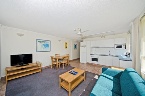 Chateau Beachside Resort - Accommodation Mermaid Beach 24