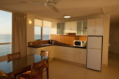 Chateau Beachside Resort - Accommodation Mermaid Beach 19