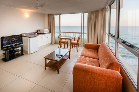 Chateau Beachside Resort - Accommodation Mermaid Beach 23