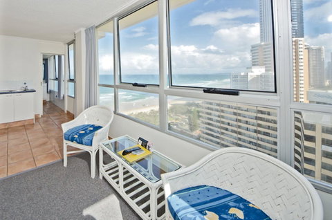 Chateau Beachside Resort - Accommodation Mermaid Beach 11