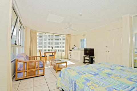 Chateau Beachside Resort - Accommodation Mermaid Beach 6