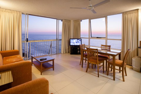 Chateau Beachside Resort - Accommodation Mermaid Beach 21