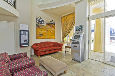 Palazzo Colonnades - Accommodation Mermaid Beach 21