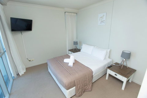 Chevron Renaissance - Private Apartments - Accommodation Mermaid Beach 15