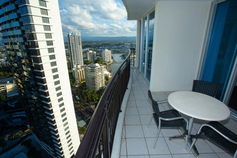 Chevron Renaissance - Private Apartments - Accommodation Mermaid Beach 33