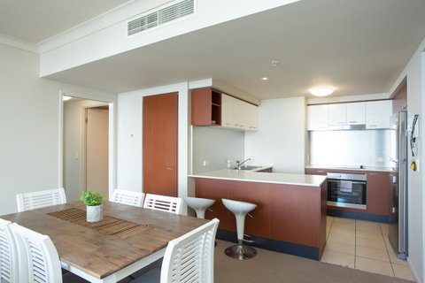 Chevron Renaissance - Private Apartments - Accommodation Mermaid Beach 7