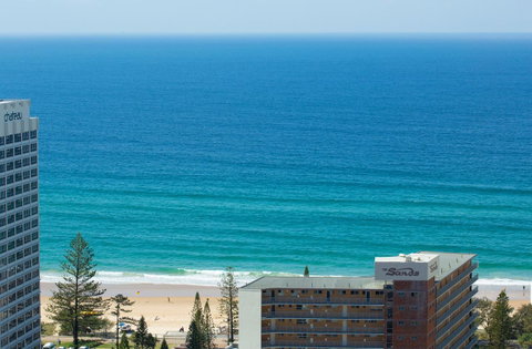 Chevron Renaissance - Private Apartments - Accommodation Mermaid Beach 9