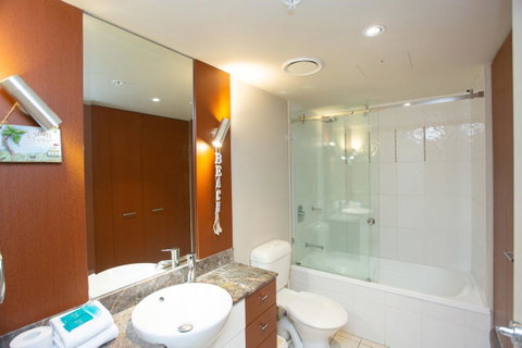 Chevron Renaissance - Private Apartments - Accommodation Mermaid Beach 4