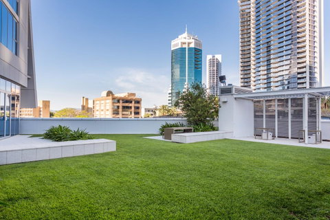 Holiday Holiday H-Residences Apartments - Accommodation Mermaid Beach 13