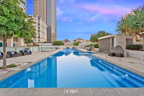 Holiday Holiday H-Residences Apartments - Accommodation Mermaid Beach 8