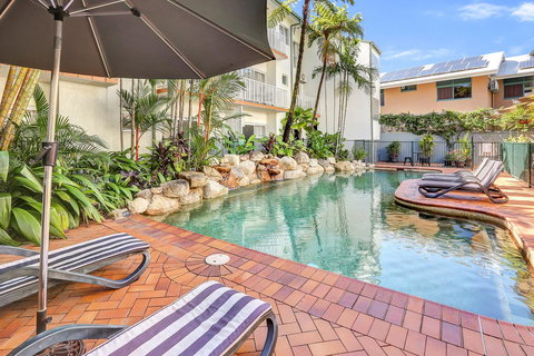 Coral Tree Inn - Accommodation Mermaid Beach 2