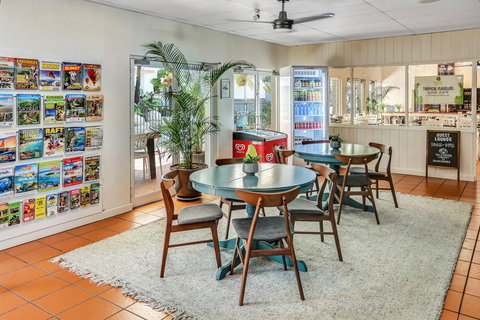 Coral Tree Inn - Accommodation Mermaid Beach 16