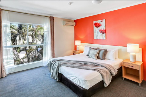 Coral Tree Inn - Accommodation Mermaid Beach 1