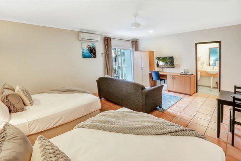 Coral Tree Inn - Accommodation Mermaid Beach 15