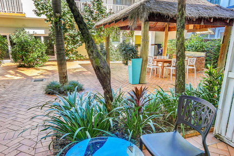 Coral Tree Inn - Accommodation Mermaid Beach 10