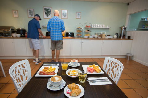 Coral Tree Inn - Accommodation Mermaid Beach 8