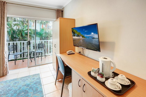 Coral Tree Inn - Accommodation Mermaid Beach 12
