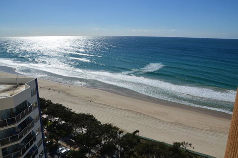 Zenith Ocean Front Apartments - Accommodation Mermaid Beach 41