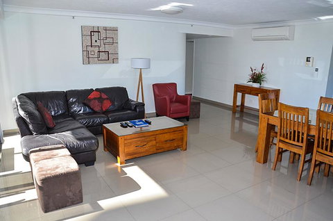 Zenith Ocean Front Apartments - Accommodation Mermaid Beach 33